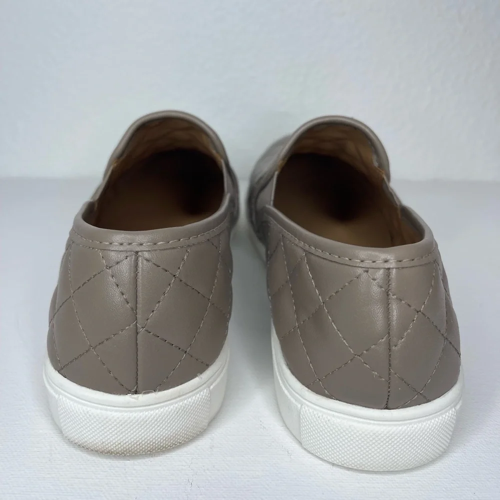 Mountain Sole Women's Slip On Sneaker Comfort Shoes Quilted Faux Leather Size 9